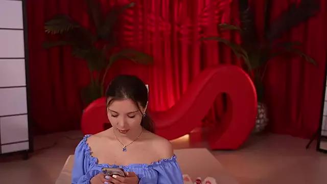 KittyCaitlin from StripChat is Freechat