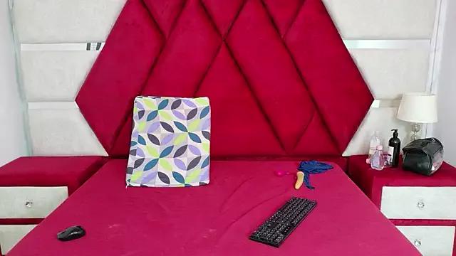 Kity_spiderr from StripChat is Freechat