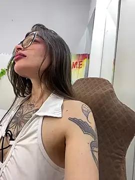 KoraSweett from StripChat is Freechat