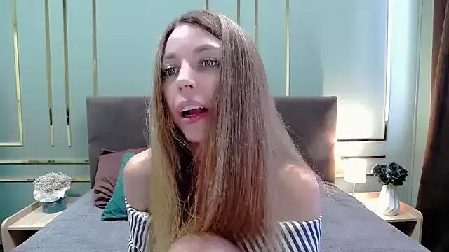 KrissBird from StripChat is Freechat