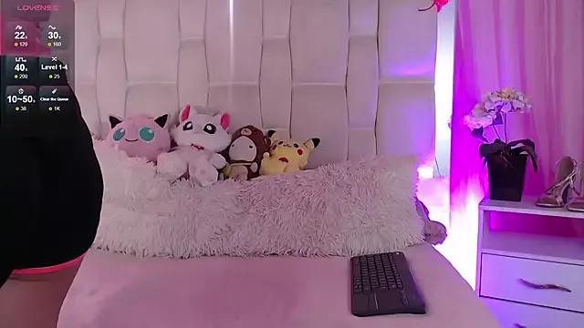 Kristal_Blue_ from StripChat is Freechat