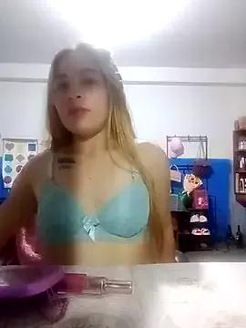 Lana_pohenix from StripChat is Freechat