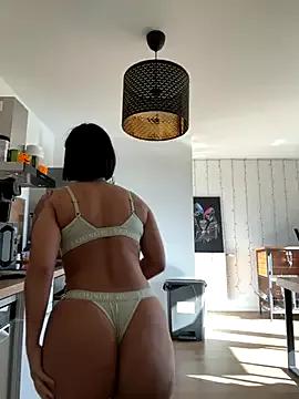 LaPetiteKim from StripChat is Freechat