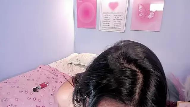 Lara_Rouss_ from StripChat is Freechat