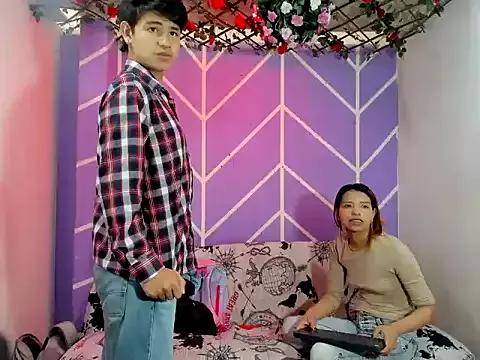 lau_and_boys18 from StripChat is Freechat