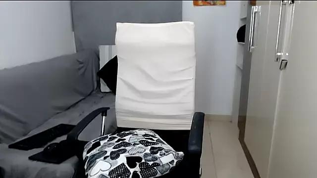 Laura-pervert from StripChat is Freechat