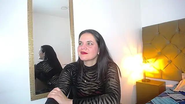 laura_hotties from StripChat is Freechat
