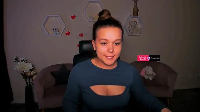 laura_whisper from StripChat is Freechat