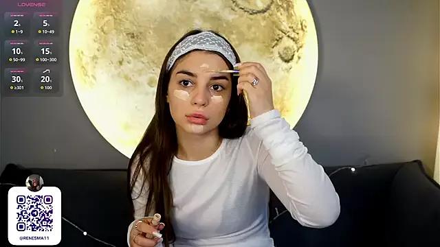 LauraHansil from StripChat is Freechat