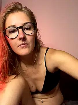LauraLuxxx from StripChat is Freechat