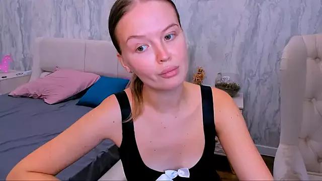 LaurennHill from StripChat is Freechat