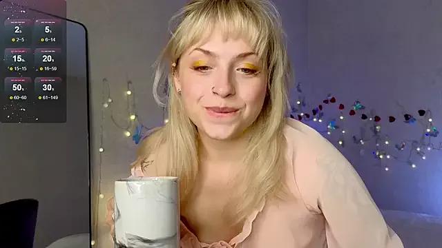 lavenderluxe from StripChat is Freechat