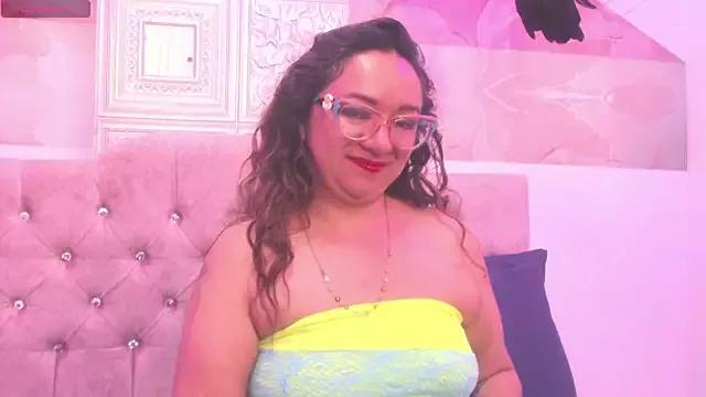 leyla_smithh from StripChat is Freechat