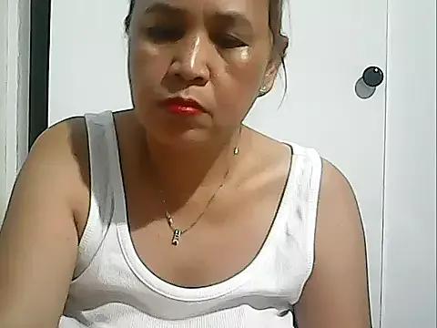 Lhadycarolyn from StripChat is Freechat