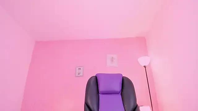 LiaaMoretzz from StripChat is Freechat