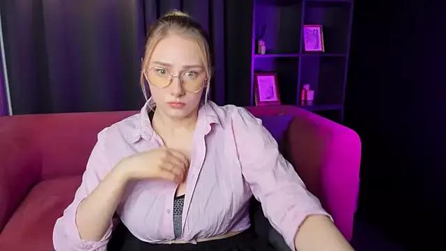 Liana_Ln from StripChat is Freechat