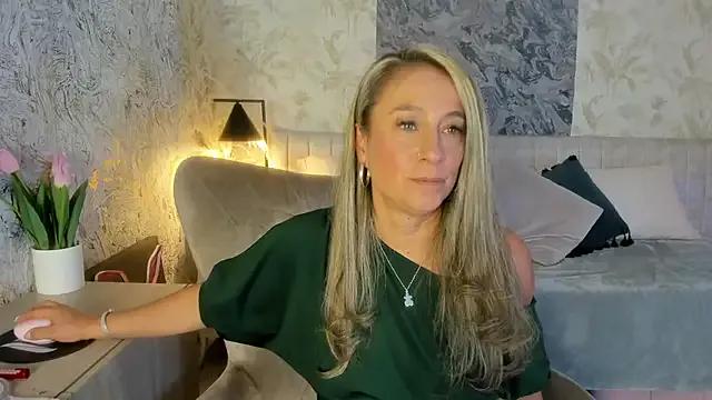 Liannaa_ from StripChat is Freechat