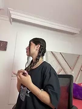 lilith_cut3 from StripChat is Freechat