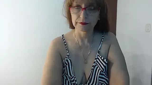 Lilly_macflyy from StripChat is Freechat