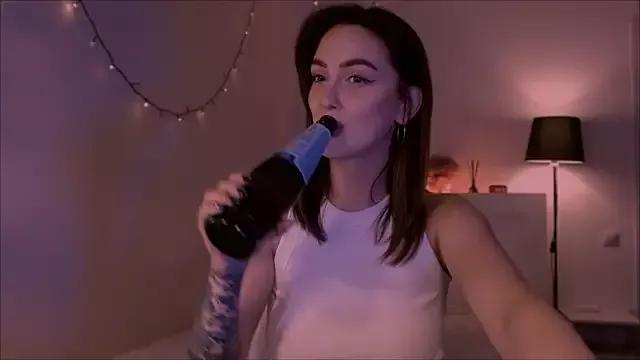 LilyFarey from StripChat is Freechat