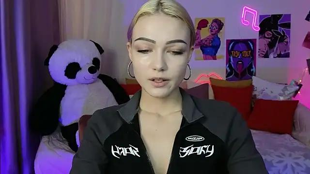 LinaLirian from StripChat is Freechat