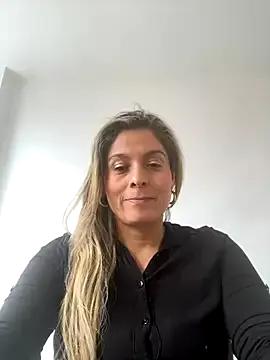 linda-mature43 from StripChat is Freechat