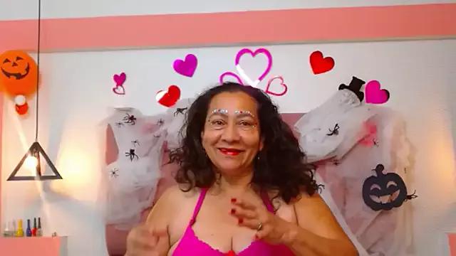 Lindacoopers from StripChat is Freechat