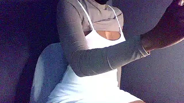 lisa_larry88 from StripChat is Freechat