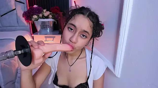 Littleannyy from StripChat is Freechat