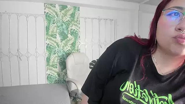 littlee_red from StripChat is Freechat