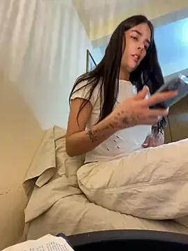 LittleePrincess from StripChat is Freechat