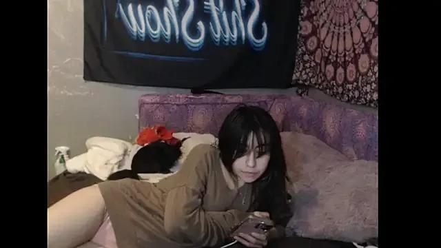 London_Ray from StripChat is Freechat