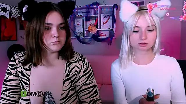 lorraine_carter from StripChat is Freechat