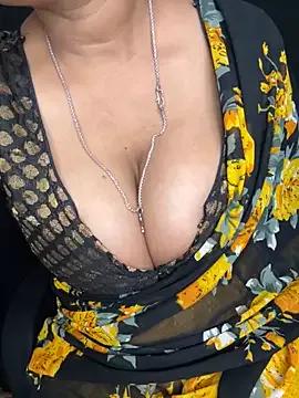 love_pihu from StripChat is Freechat