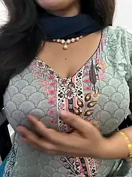 lovely_zara from StripChat is Freechat
