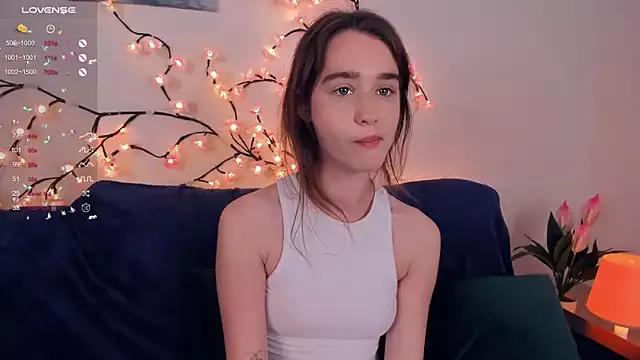 lovelyalivia from StripChat is Freechat