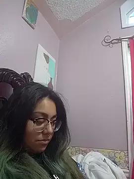 Lovelyrainn from StripChat is Freechat