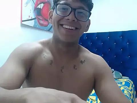 lucas_and_nicoll from StripChat is Freechat