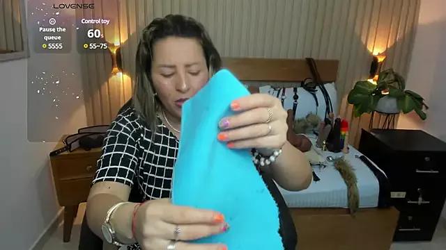 luciana_ballesteros_ from StripChat is Freechat