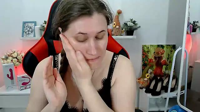 Lucky_Lana from StripChat is Freechat