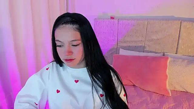 LucyEvans_ from StripChat is Freechat