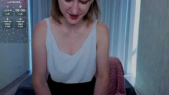 LuluChiiii from StripChat is Freechat