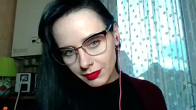LuminousLady from StripChat is Freechat