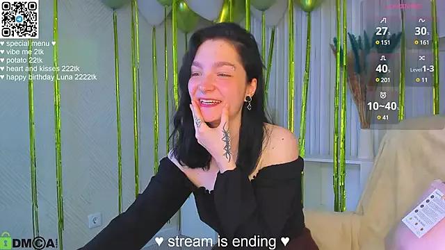 Luna-Moon from StripChat is Freechat