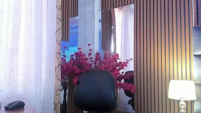 LunaaFerrari from StripChat is Freechat