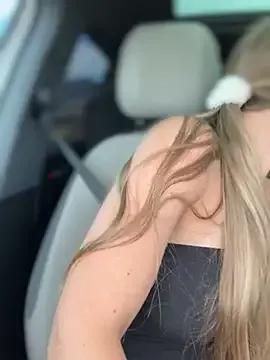 lunagirl13 from StripChat is Freechat