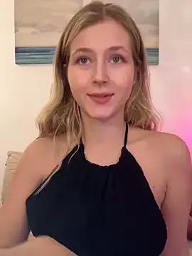 LunaRase from StripChat is Freechat