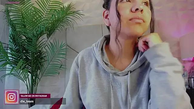 LunaRiddle from StripChat is Freechat