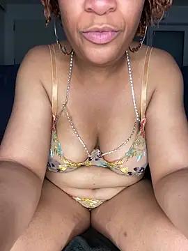 Lunasensualedelisla from StripChat is Freechat