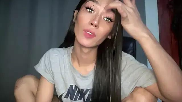 Lust_for_Belle_ from StripChat is Freechat